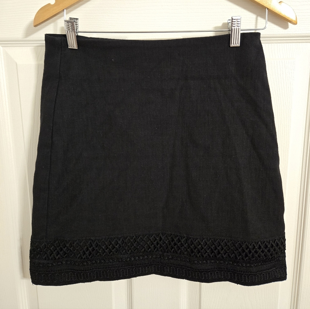 Loft Black Women's Short Skirt With Embroidery Detail Size 4